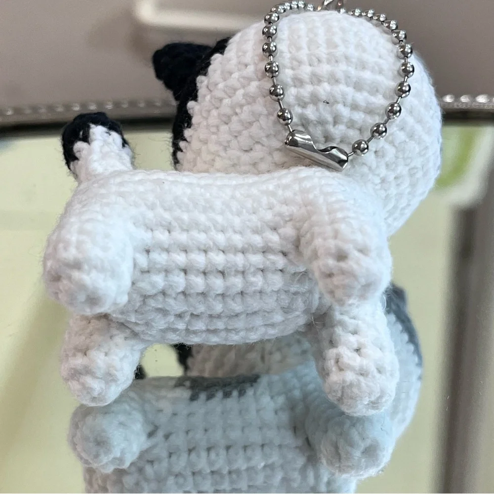 Mini Crochet Calico Kitty Key Chain / Purse Charm / Figurine Black White - Picture 3 of 9